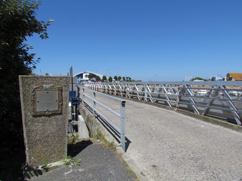 Memorial Nottingham Bridge Courseulles-sur-Mer
