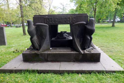 War Memorial Bonn #4