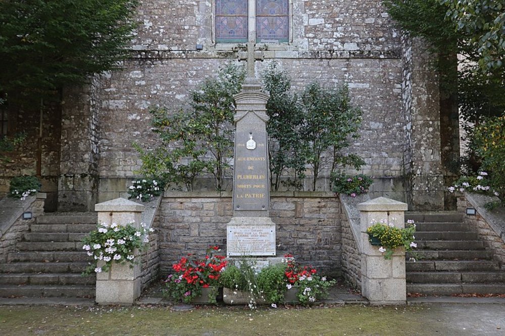 Oorlogsmonument Pluherlin #1