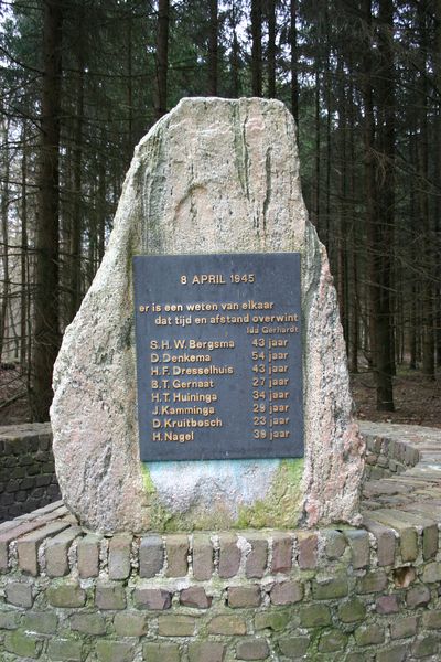Monument Executies Oosterduinen 8 April 1945 #2