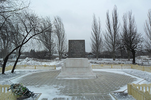 Monument Massamoord 1942-1943 #1