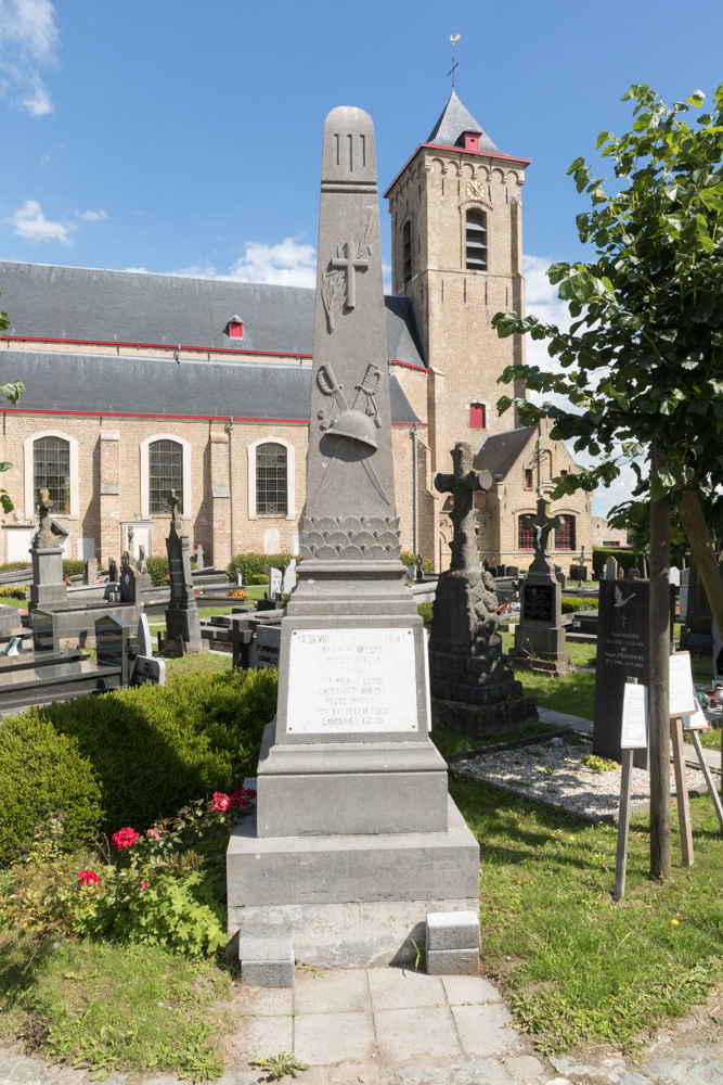 War Memorial Lapscheure #2