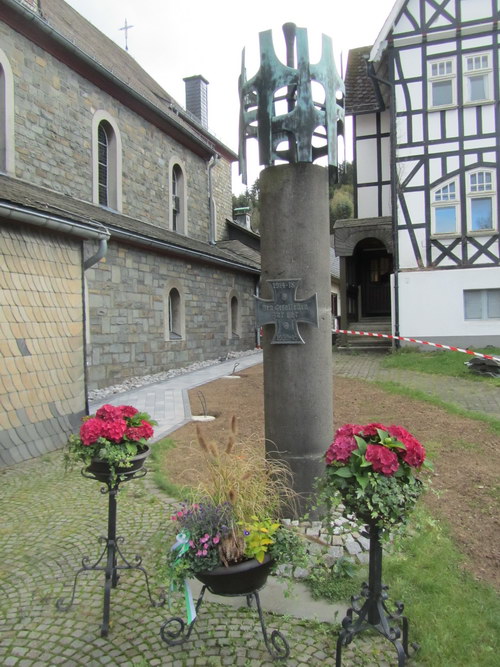 War Memorial Oberveischede #3