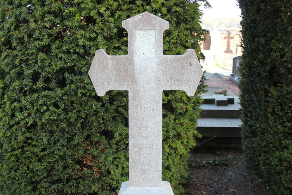 Belgian War Graves Petit-Enghien #4