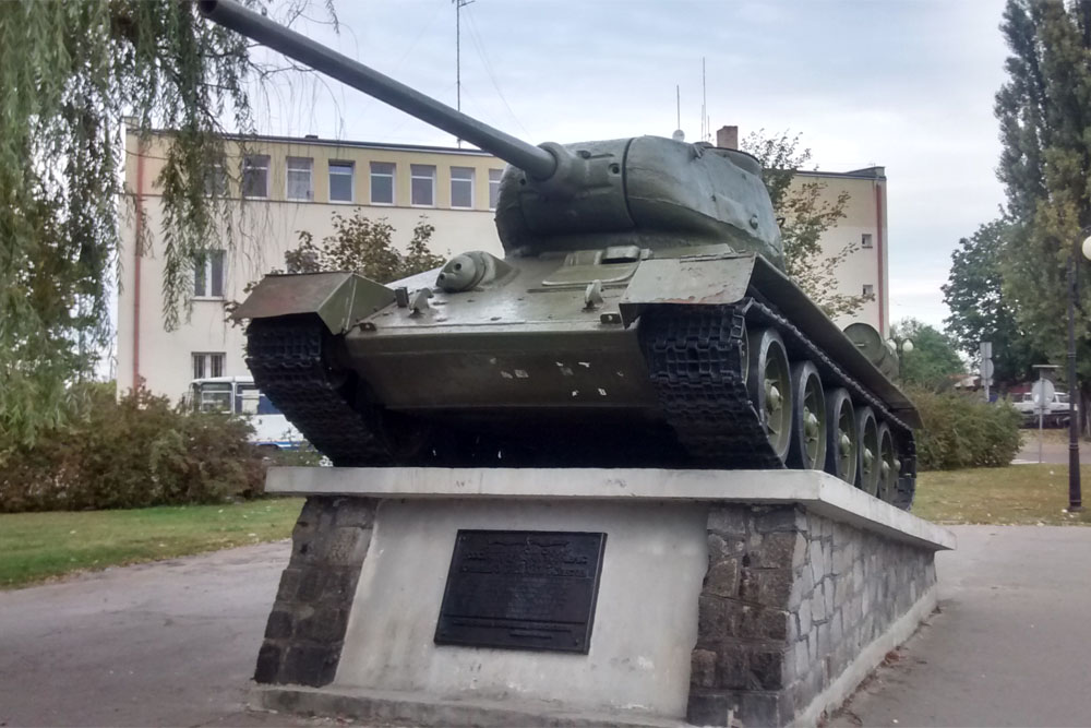 Bevrijdingsmonument Skierniewice (T-34/85 Tank) #1