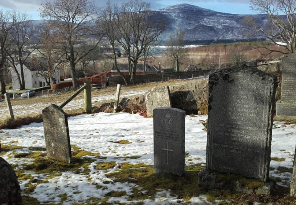 Oorlogsgraf van het Gemenebest Logie Old Churchyard #1