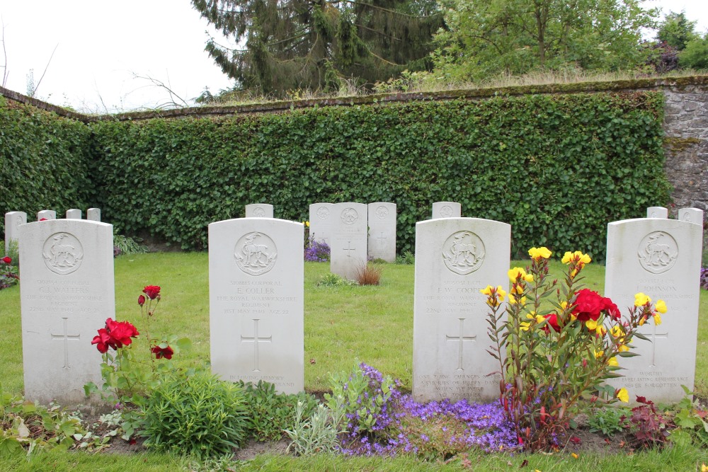 Commonwealth War Graves Hollain #3