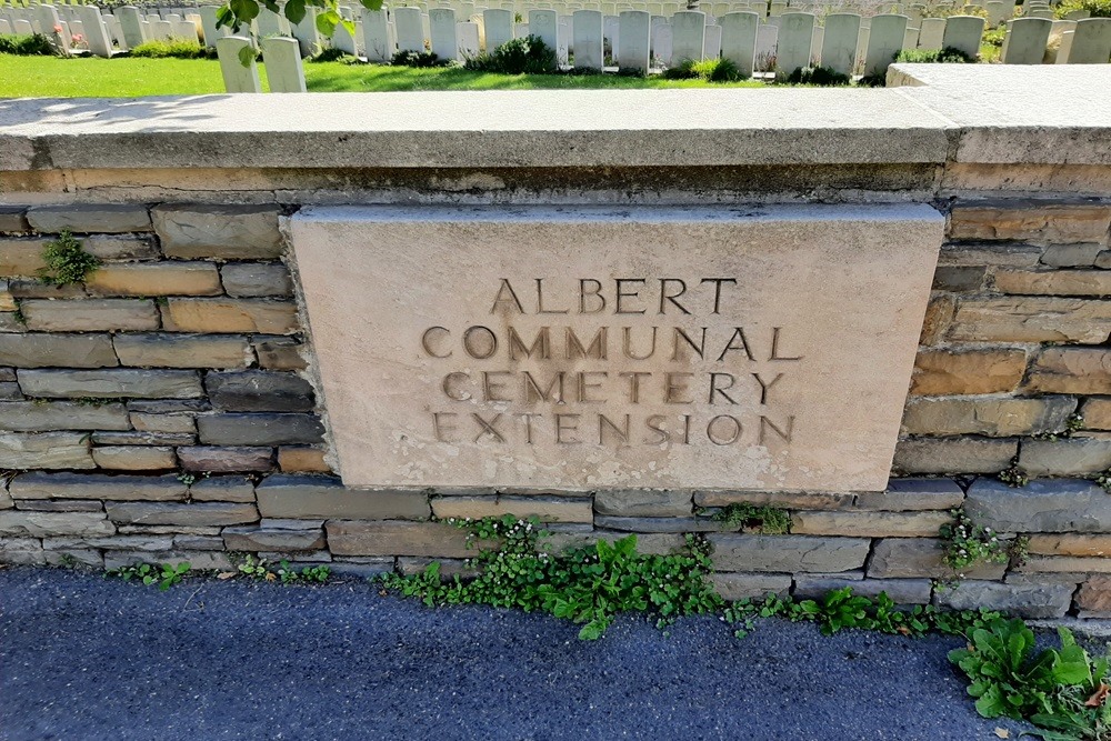 Commonwealth War Graves Albert Extension #4