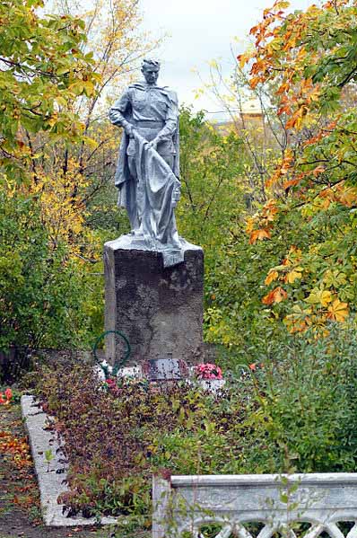 Mass Grave Soviet Soldiers Izvaryne #1