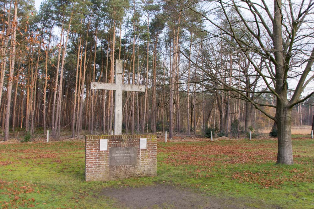 Monument Slachtoffers 13 oktober 1944 Wortel-Kolonie #2