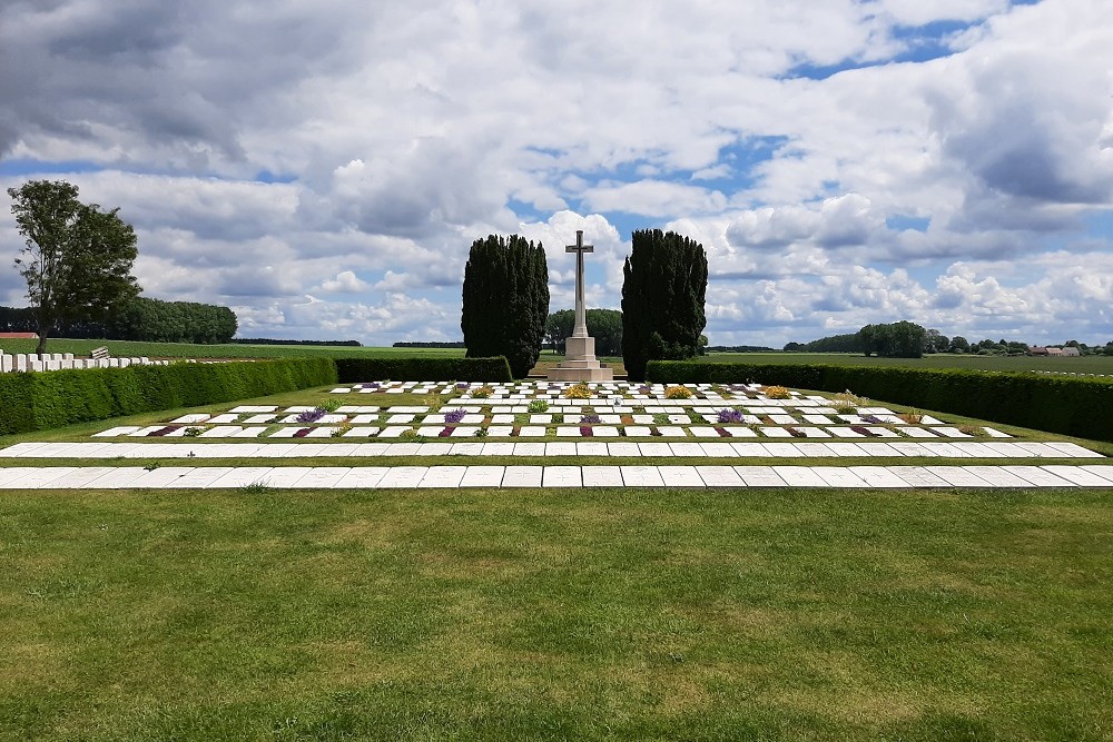 Commonwealth War Cemetery Mill Road #4