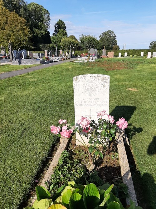 Commonwealth War Graves Martinpuich #4