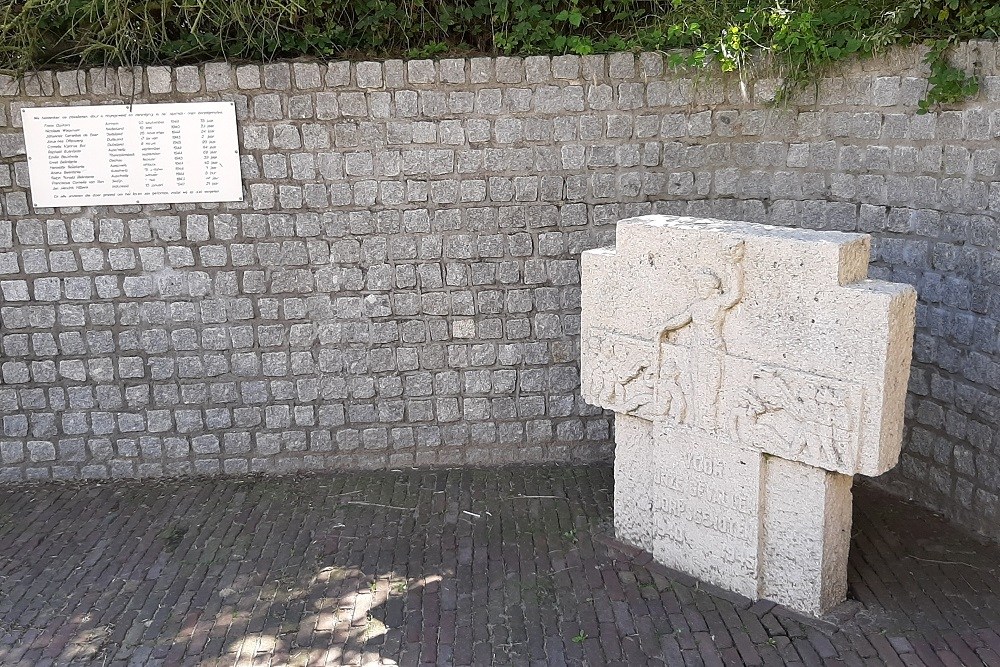 Oorlogsmonument Wijk aan Zee #1