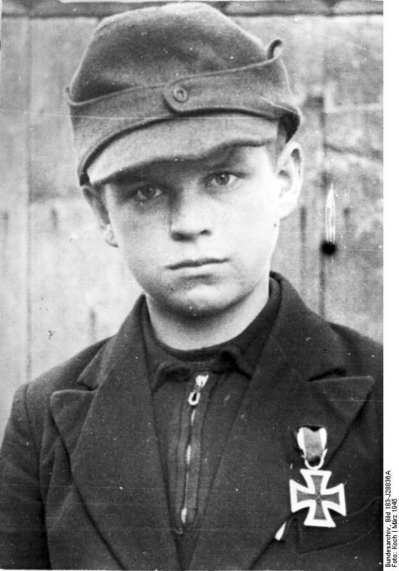 Hitler Youth - TracesOfWar.com