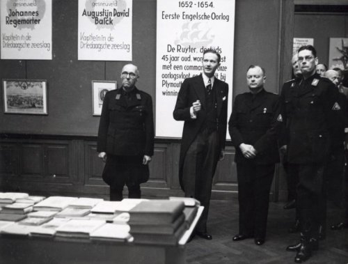 Besluiten Anton Mussert in 1942